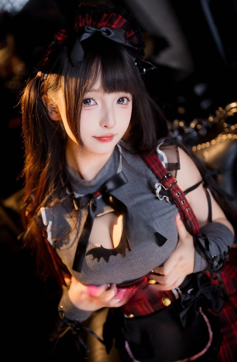 神楽坂真冬 – 小恶魔-性感美女